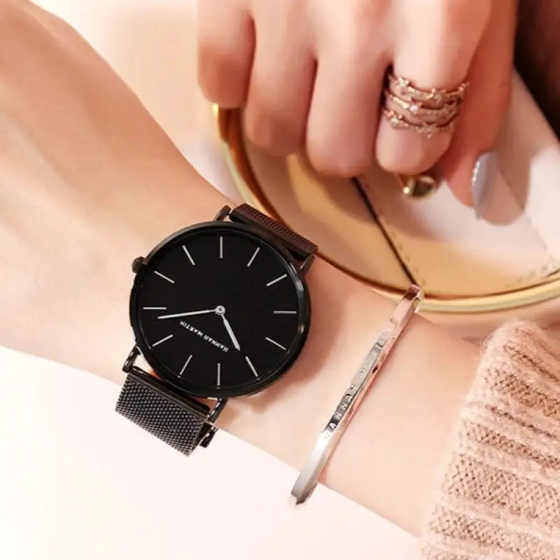 Schwarze Damenuhr mit Hannah-Martin-Armband